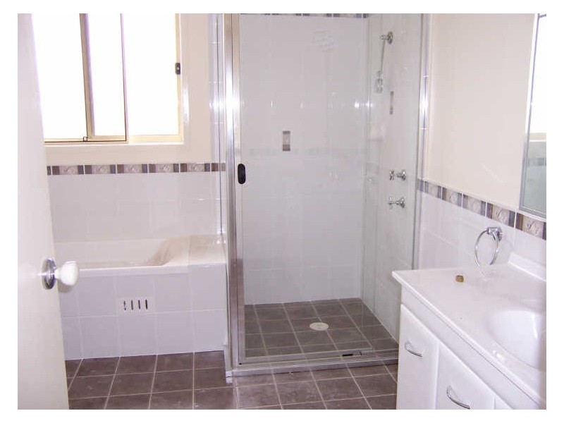 2 Graham Avenue, Singleton NSW 2330