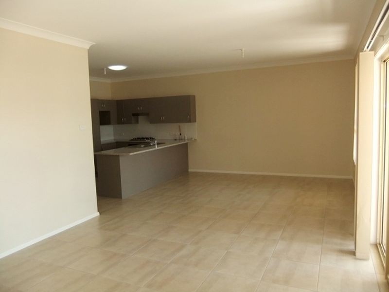 2/26 Castlereagh Street, Singleton NSW 2330