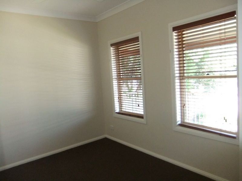 2/26 Castlereagh Street, Singleton NSW 2330