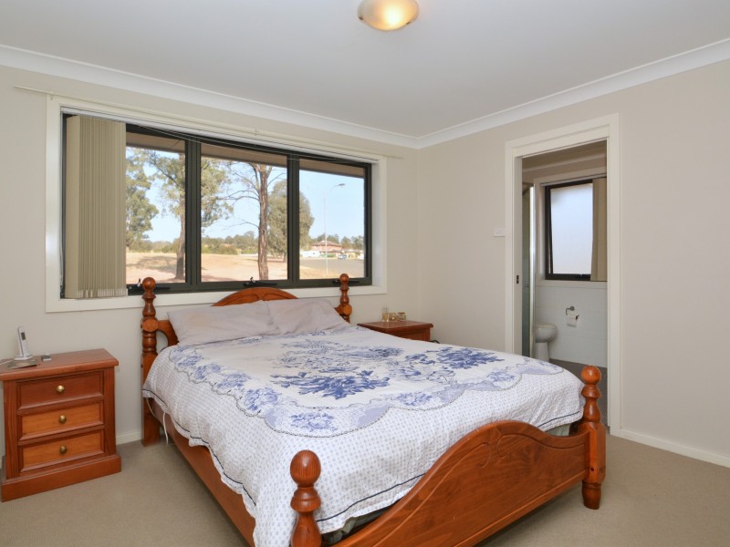 1/159 Gardner Circuit, Singleton NSW 2330