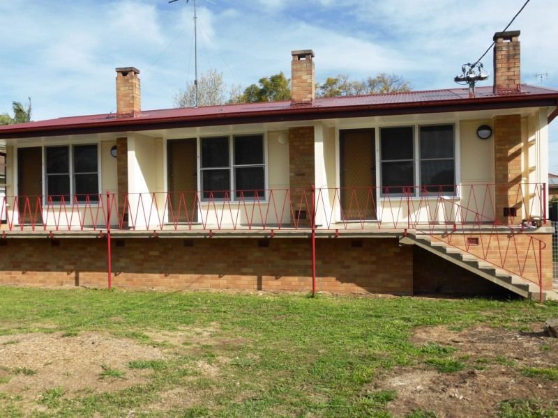 2/3 Buchan Avenue, Singleton NSW 2330