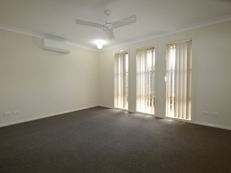 10 Allsop Place, Singleton NSW 2330