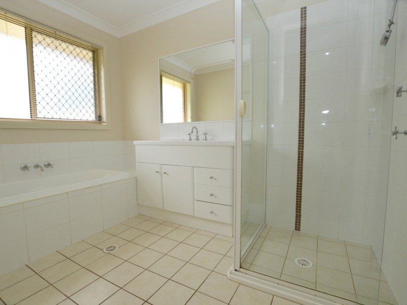 10 Allsop Place, Singleton NSW 2330