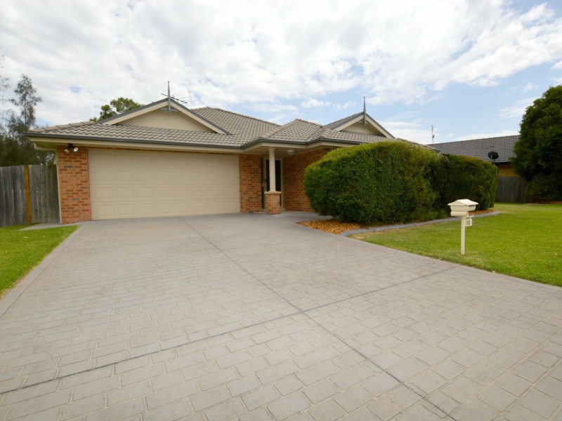 10 Allsop Place, Singleton NSW 2330