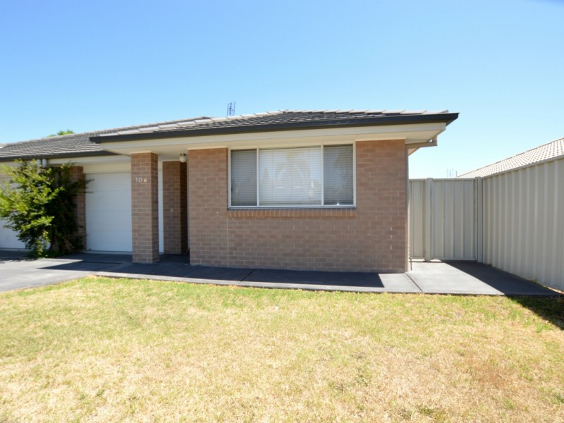 2/10 West Street, Greta NSW 2334