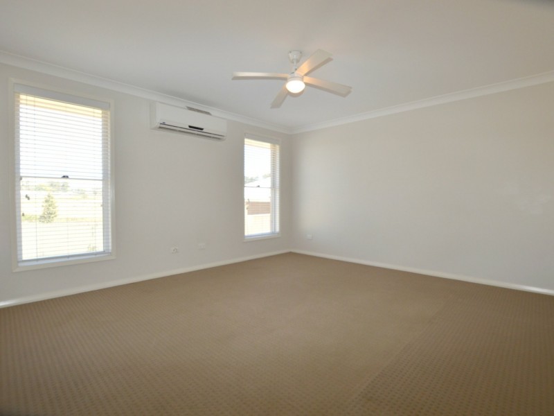 2/10 West Street, Greta NSW 2334