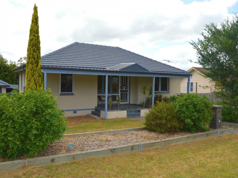 5 Blaxland Avenue, Singleton NSW 2330