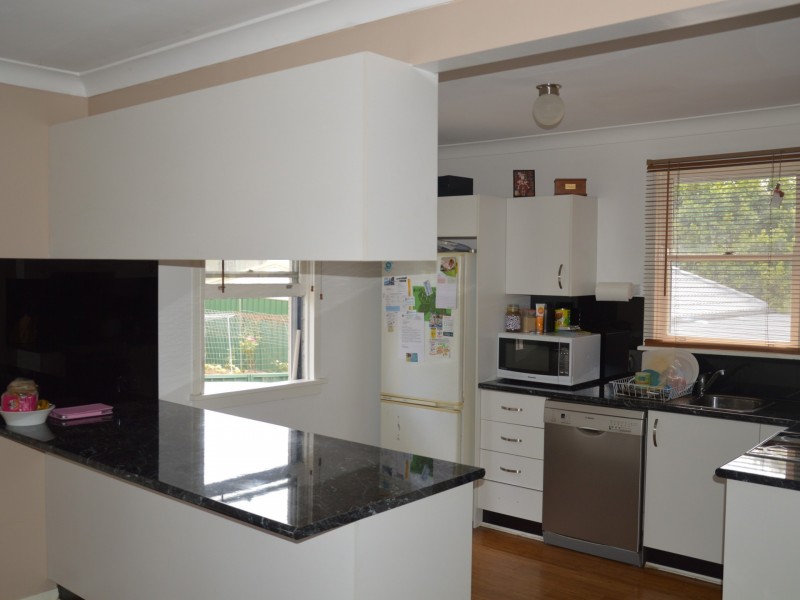 5 Blaxland Avenue, Singleton NSW 2330