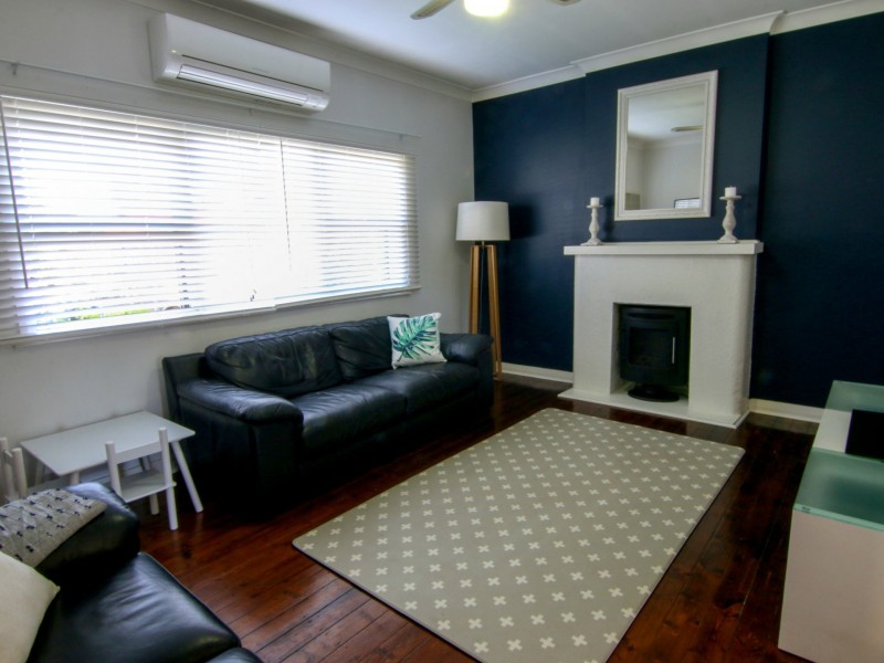 24 Collett Avenue, Singleton NSW 2330