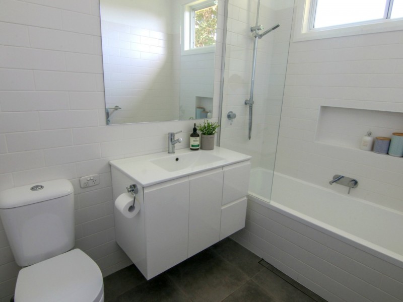 24 Collett Avenue, Singleton NSW 2330