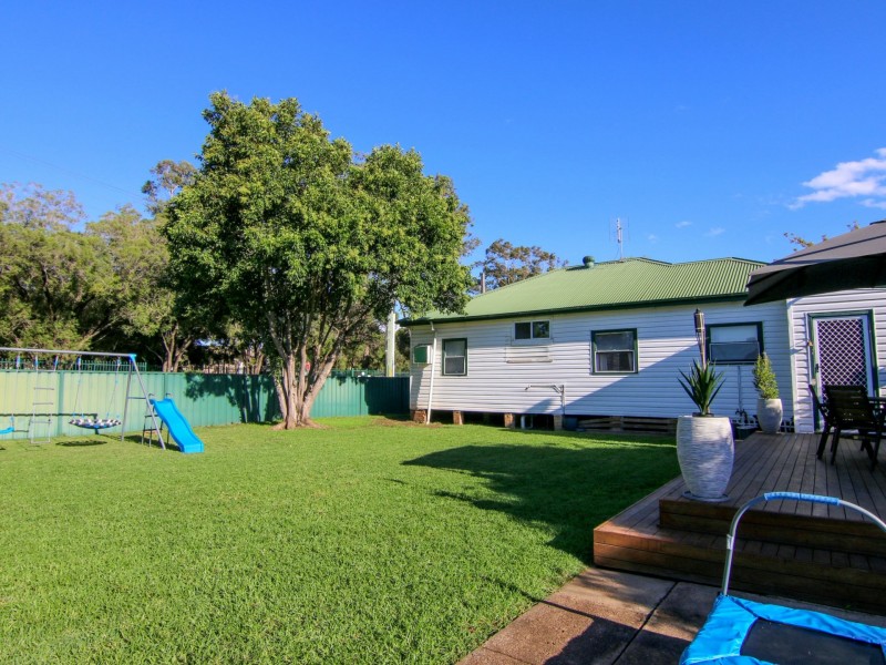 24 Collett Avenue, Singleton NSW 2330