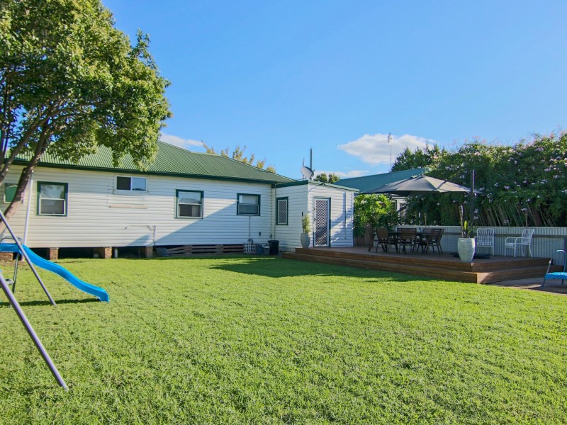 24 Collett Avenue, Singleton NSW 2330