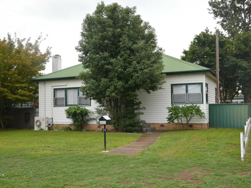 24 Collett Avenue, Singleton NSW 2330