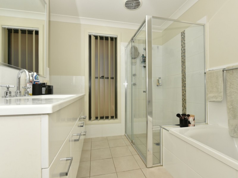 2/5 Lambkin Street, Singleton NSW 2330