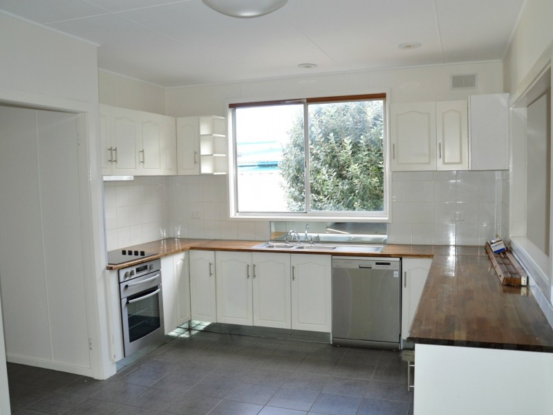 10 Howe Street, Singleton NSW 2330