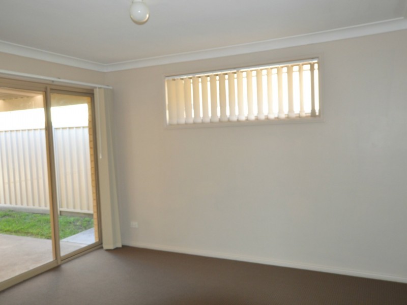 2/74 Yates Street, East Branxton NSW 2335