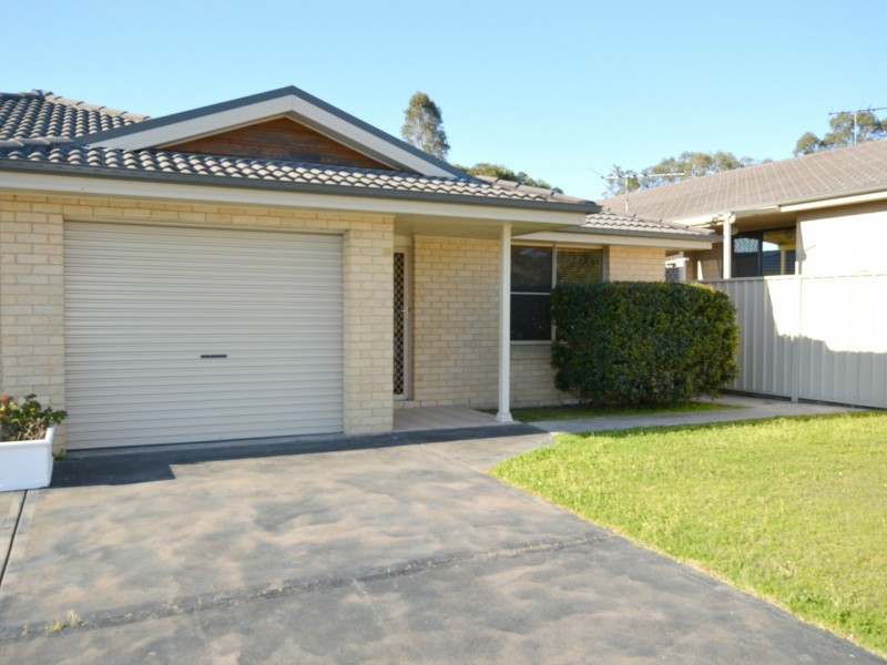 2/74 Yates Street, East Branxton NSW 2335