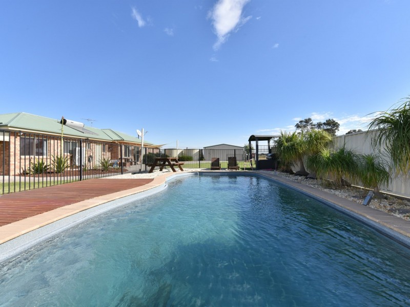 720 Standen Drive, Lower Belford NSW 2335