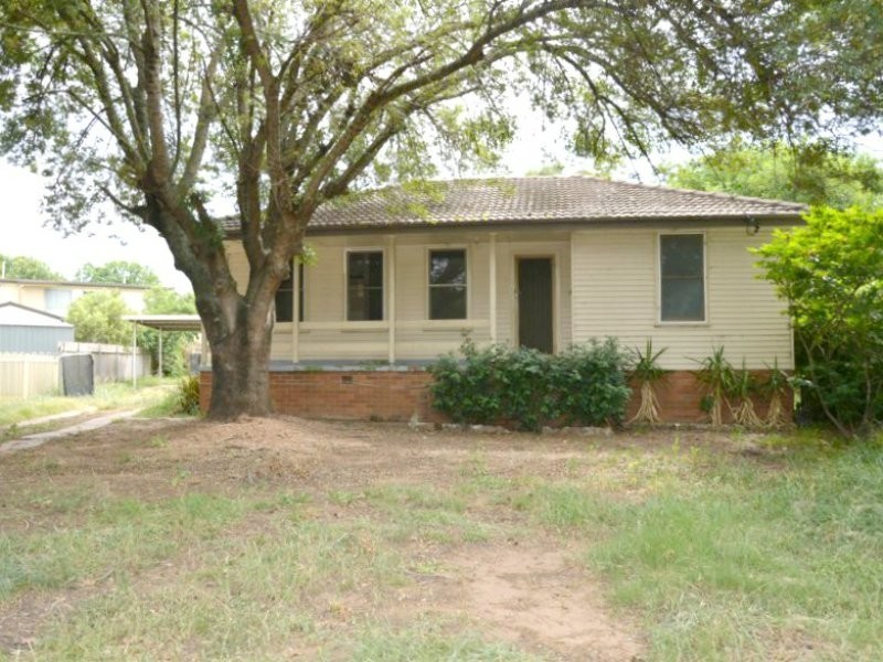 4 Moore Close, Singleton NSW 2330