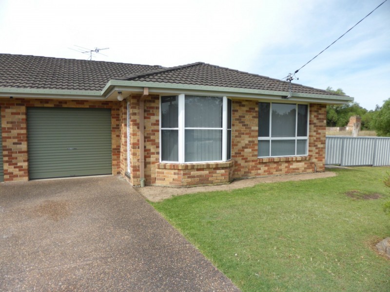 2/2a Water Street, Greta NSW 2334