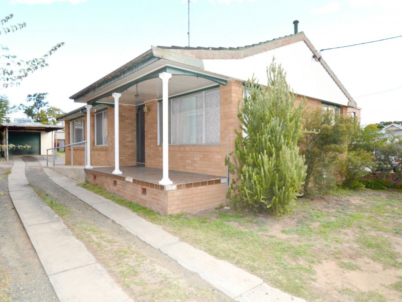 17 Andrew Street, Singleton NSW 2330