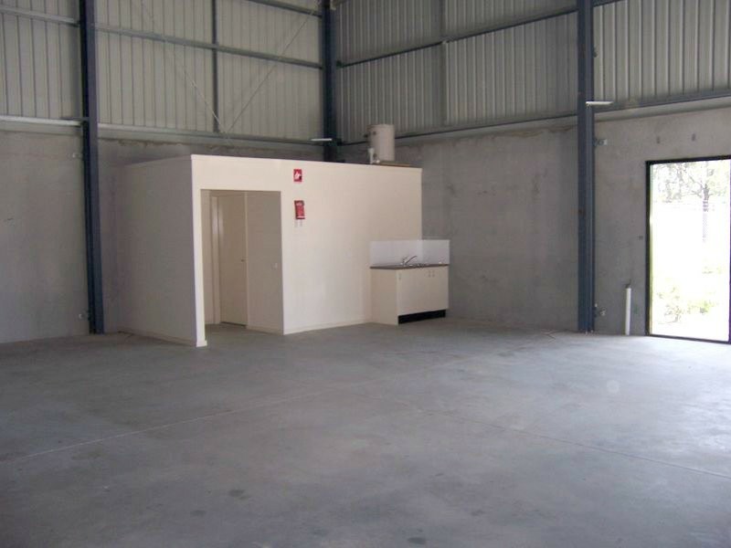 9/2 Enterprise Crescent, Singleton NSW 2330