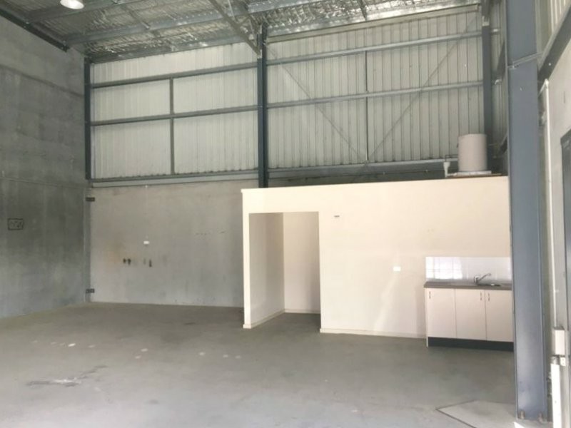 9/2 Enterprise Crescent, Singleton NSW 2330