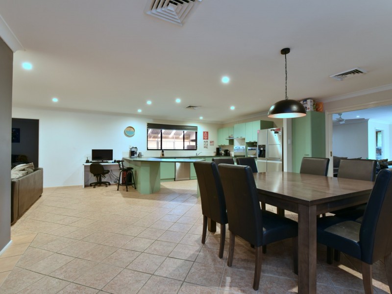 7 Clydesdale Close, Singleton NSW 2330