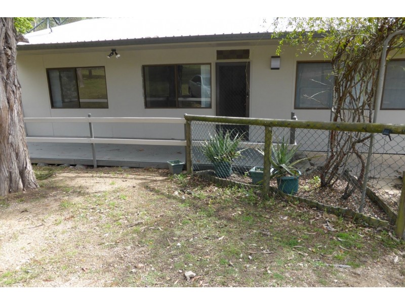 # Putty Road, Singleton NSW 2330