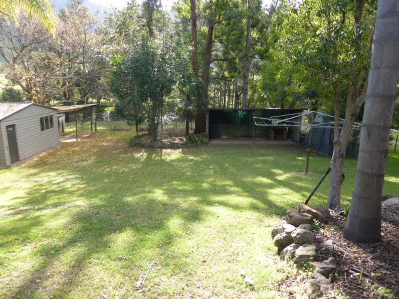 # Putty Road, Singleton NSW 2330