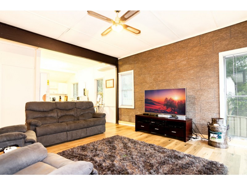 9 Barton Avenue, Singleton NSW 2330