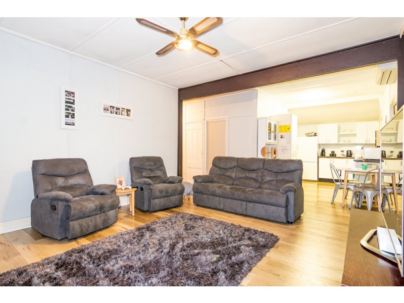 9 Barton Avenue, Singleton NSW 2330