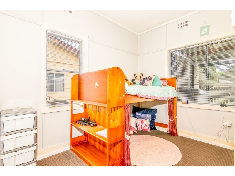 9 Barton Avenue, Singleton NSW 2330