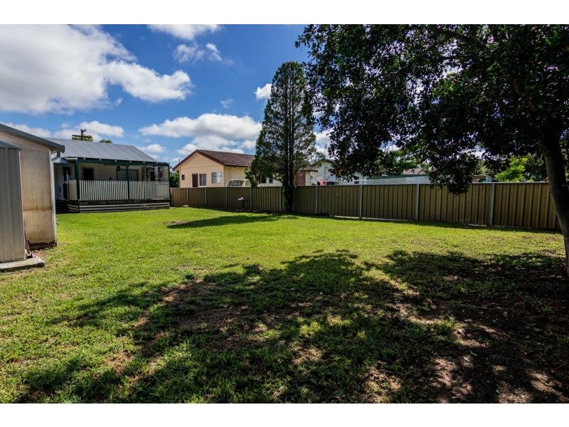 9 Barton Avenue, Singleton NSW 2330