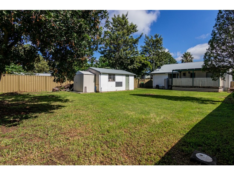 9 Barton Avenue, Singleton NSW 2330