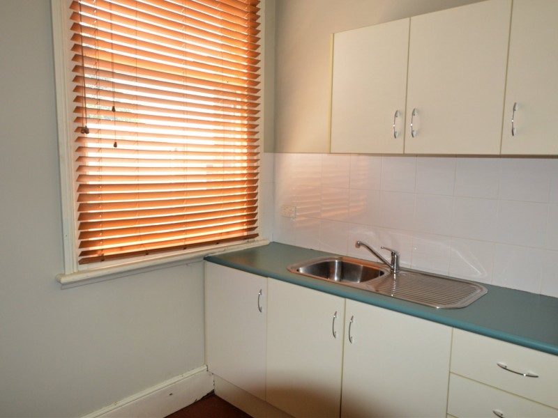 2/100 George Street, Singleton NSW 2330