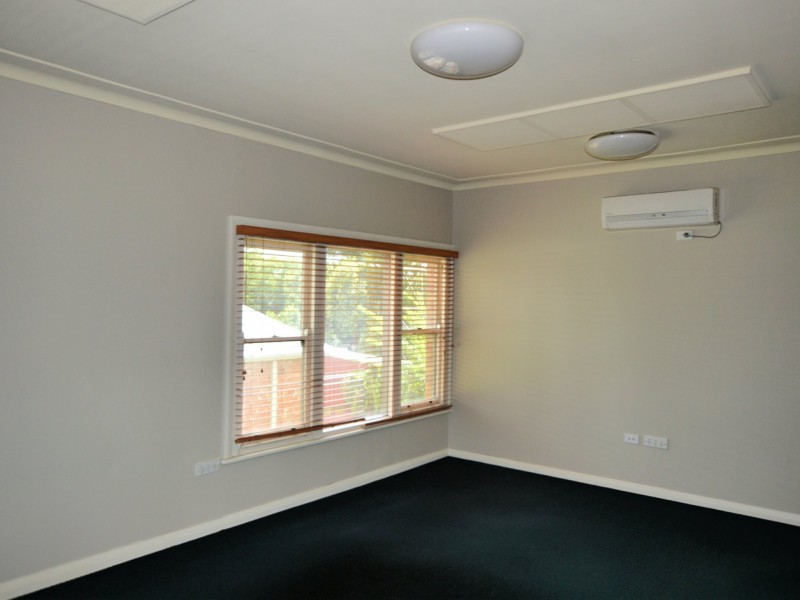 2/100 George Street, Singleton NSW 2330