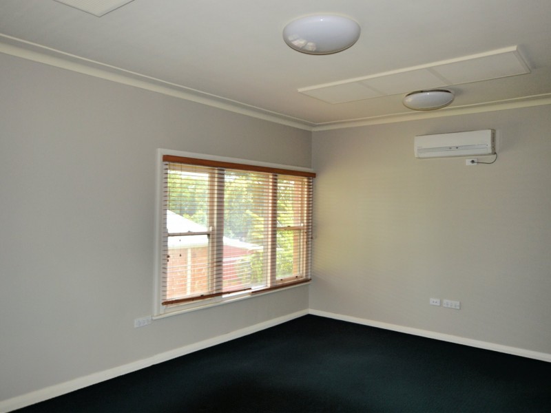 2/100 George Street, Singleton NSW 2330