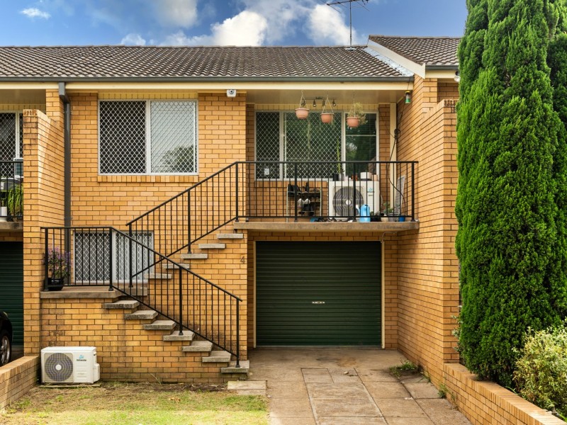 4/12 Dalton Avenue, Singleton NSW 2330