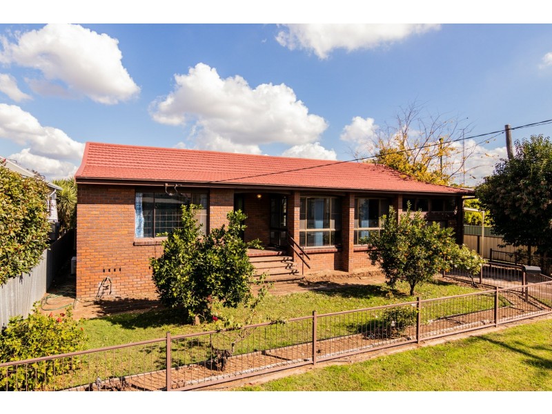 27 Castlereagh Street, Singleton NSW 2330