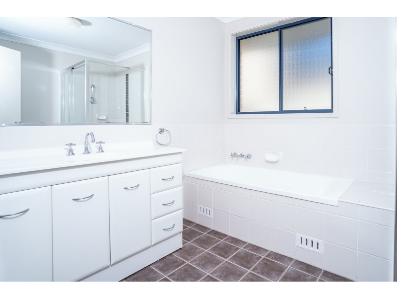 123 Casey Drive, Singleton NSW 2330