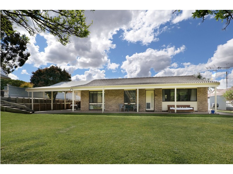 14 Lloyd Jones Drive, Singleton NSW 2330