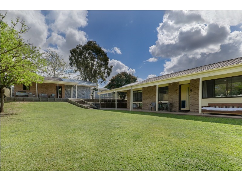 14 Lloyd Jones Drive, Singleton NSW 2330