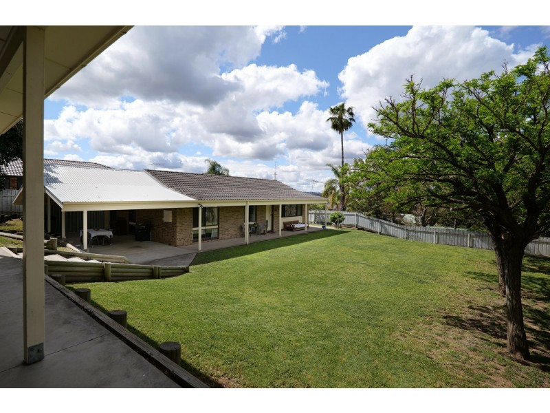 14 Lloyd Jones Drive, Singleton NSW 2330