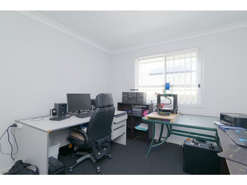 8 Brittany Avenue, Rutherford NSW 2320