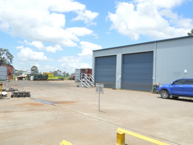 2/8 Enterprise Crescent, Singleton NSW 2330