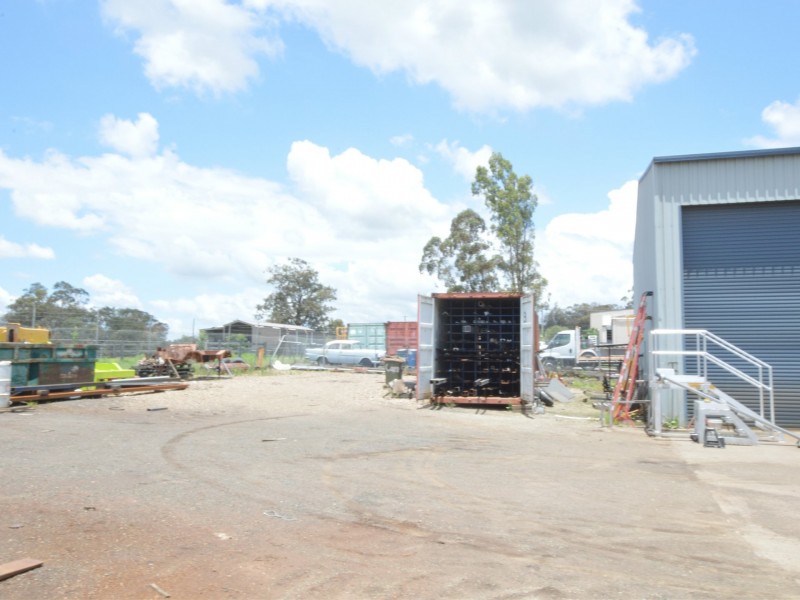 2/8 Enterprise Crescent, Singleton NSW 2330