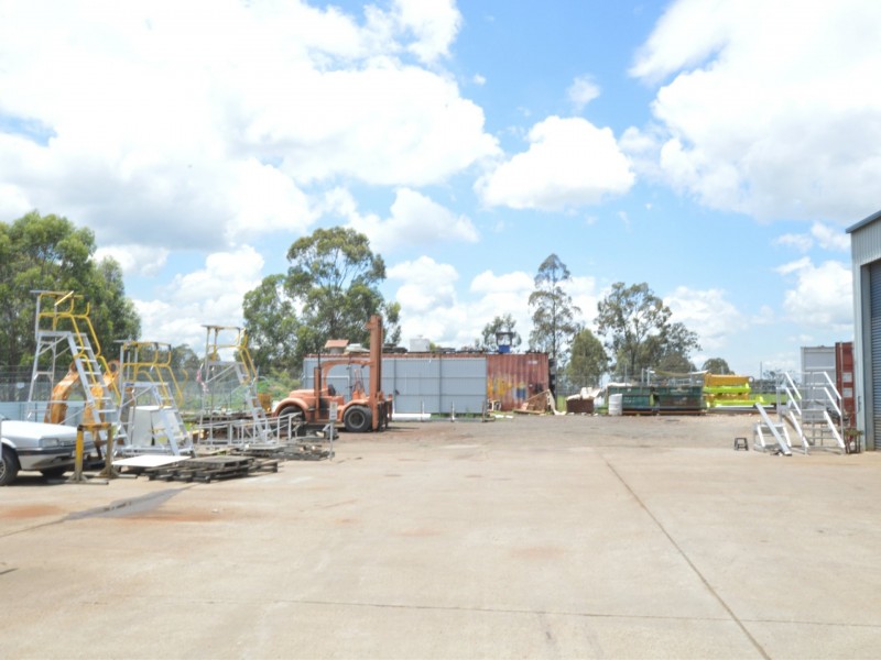 2/8 Enterprise Crescent, Singleton NSW 2330