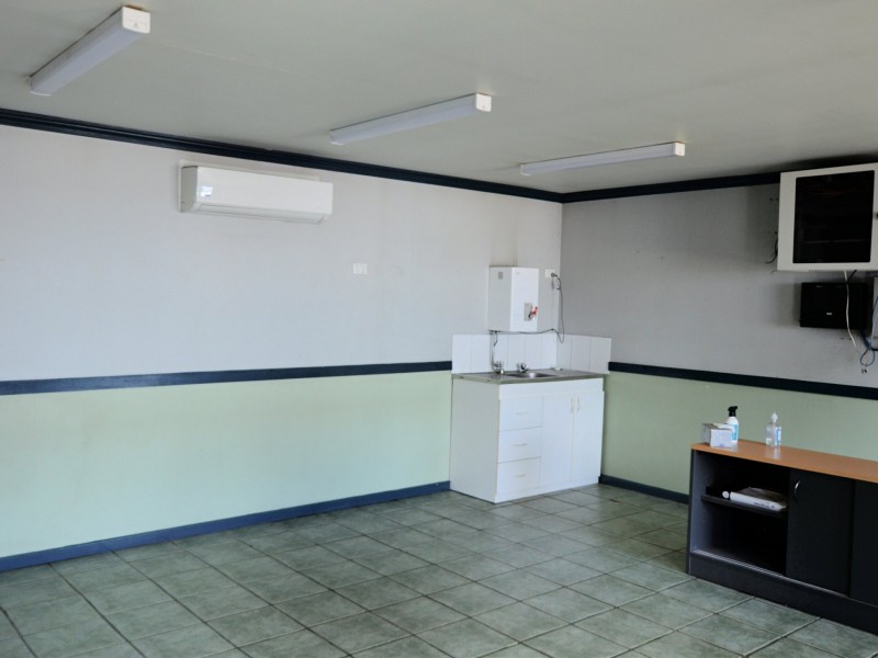 2/8 Enterprise Crescent, Singleton NSW 2330