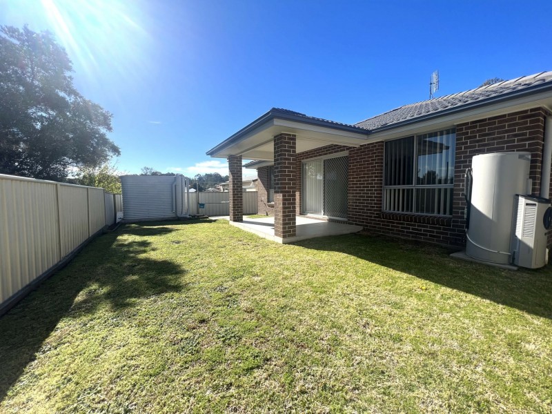 2/45a Branxton Street, Greta NSW 2334